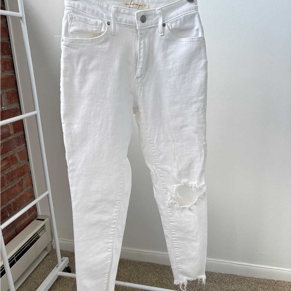 Levi's Women's High Rise Skinny Ankle Jeans -white